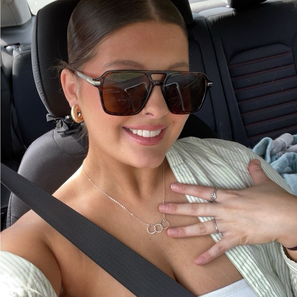 Meet your Posher, Cammy - Picture 1 of 1